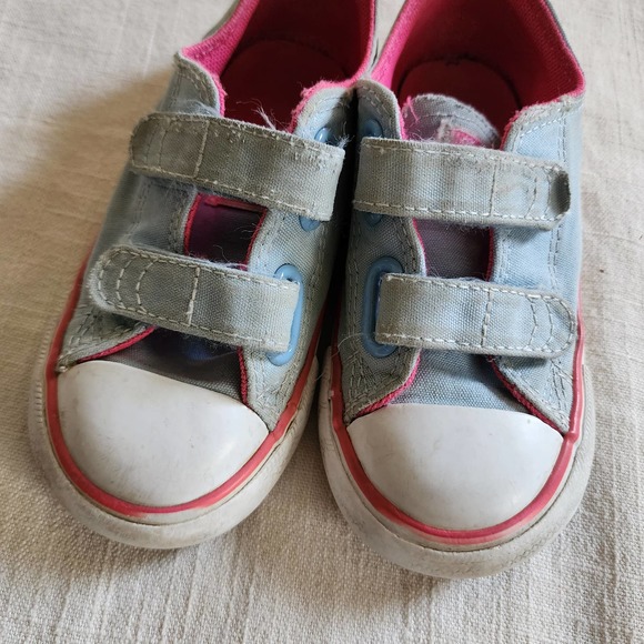 Converse Blue/Pink Shoes toddler 8 - Picture 5 of 8